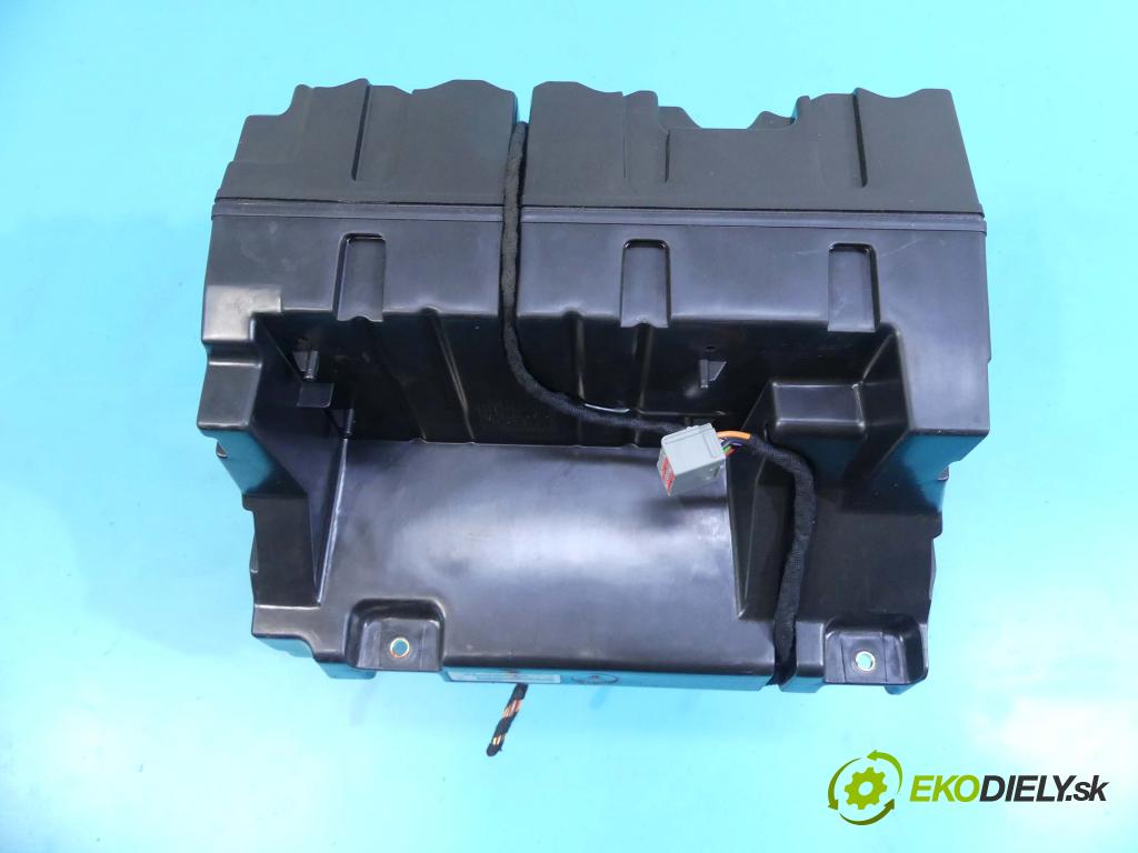 Porsche Panamera I 970 2009-2016 3.0 V6 420 hp automatic 309 kW 2997 cm3 5- Subwoofer: 97064556503 (Audio zariadenia)