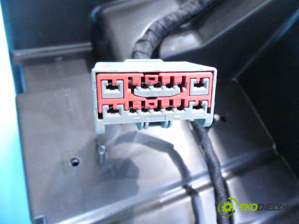 Porsche Panamera I 970 2009-2016 3.0 V6 420 hp automatic 309 kW 2997 cm3 5- Subwoofer: 97064556503 (Audio zariadenia)