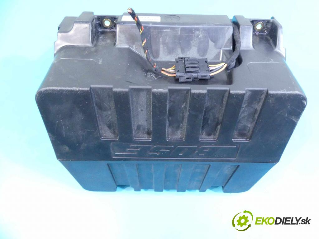 Porsche Panamera I 970 2009-2016 3.0 V6 420 hp automatic 309 kW 2997 cm3 5- Subwoofer: 97064556503 (Audio zariadenia)