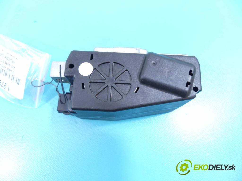 Audi A4 B8 2007-2015 2.7 tdi 190 HP automatic 140 kW 2698 cm3 4- Blokáda: řízení: 8K0905852C (Ostatné)