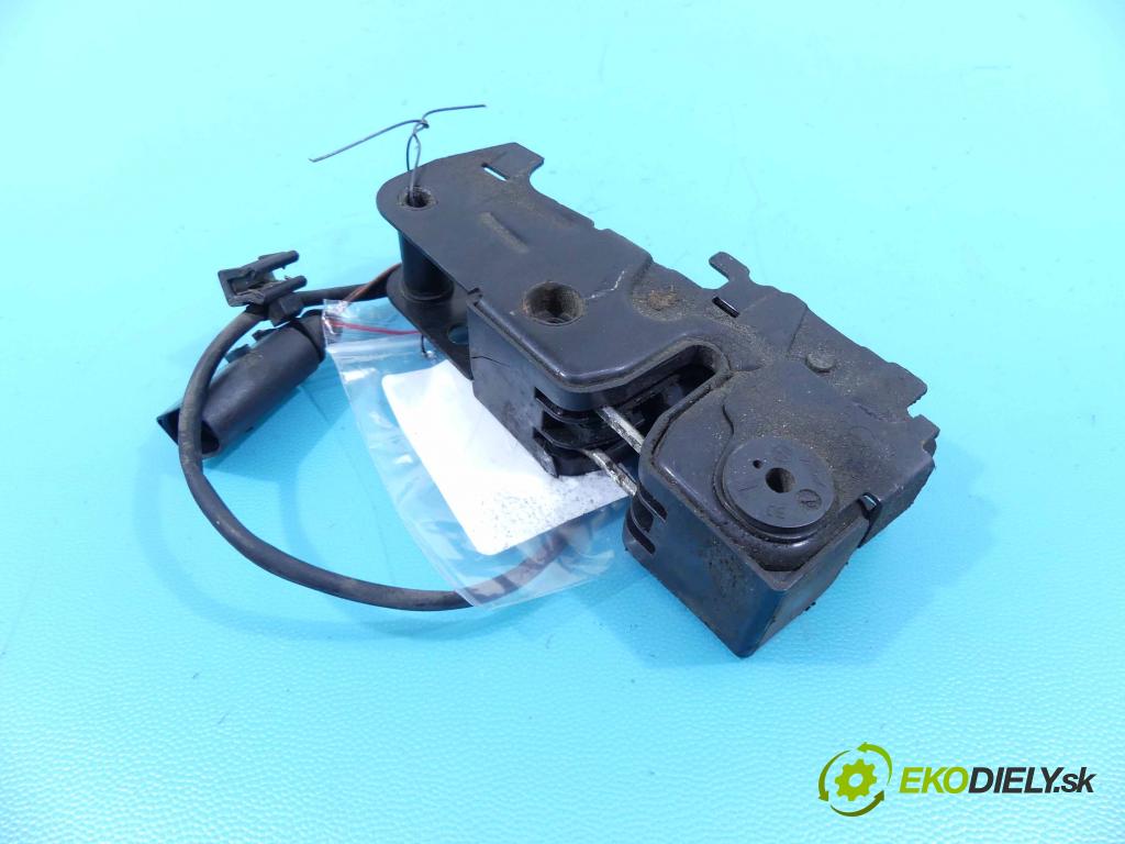Audi A4 B8 2007-2015 2.7 tdi 190 hp automatic 140 kW 2698 cm3 4- zámek kapoty 