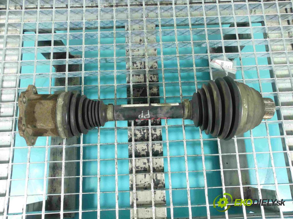 Audi A4 B8 2007-2015 2.7 tdi 190 HP automatic 140 kW 2698 cm3 4- poloos pravé  (Poloosy)