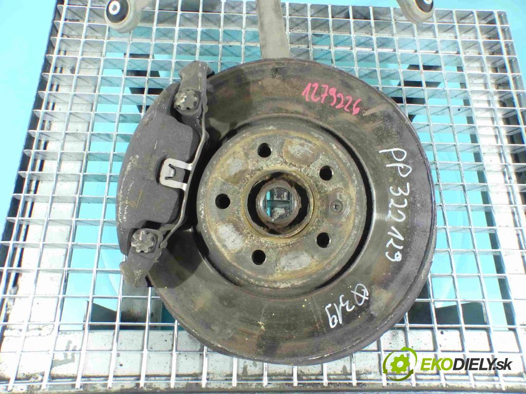 Audi A4 B8 2007-2015 2.7 tdi 190 HP automatic 140 kW 2698 cm3 4- náboj pravé  (Náboje)