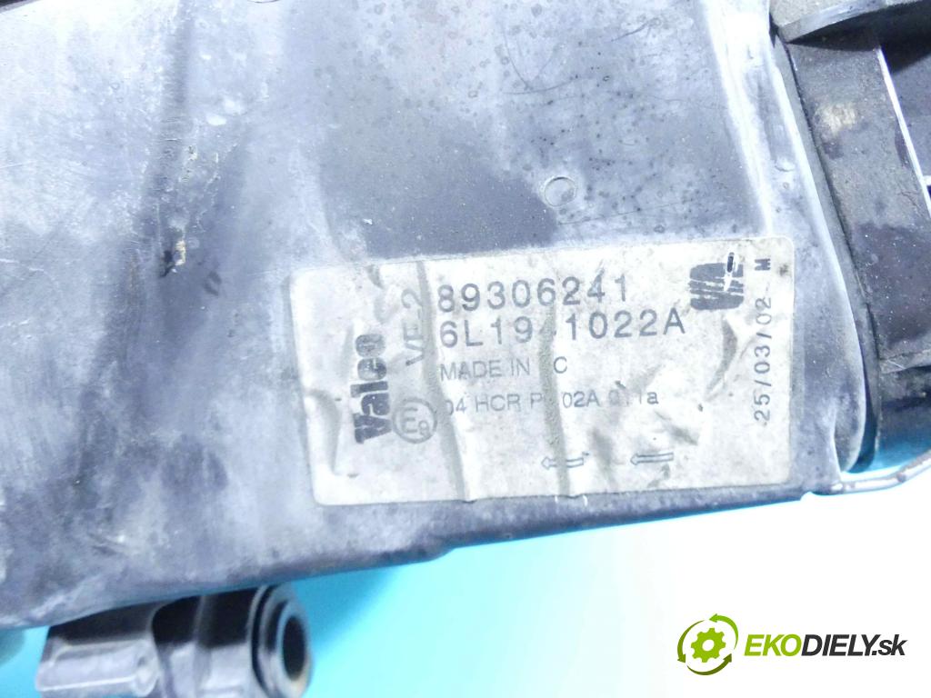 Seat Ibiza III 6L 2002-2008 1.2 12v 64 HP manual 47 kW 1198 cm3 5- Reflektor: pravý 6L1941022A (Pravé)