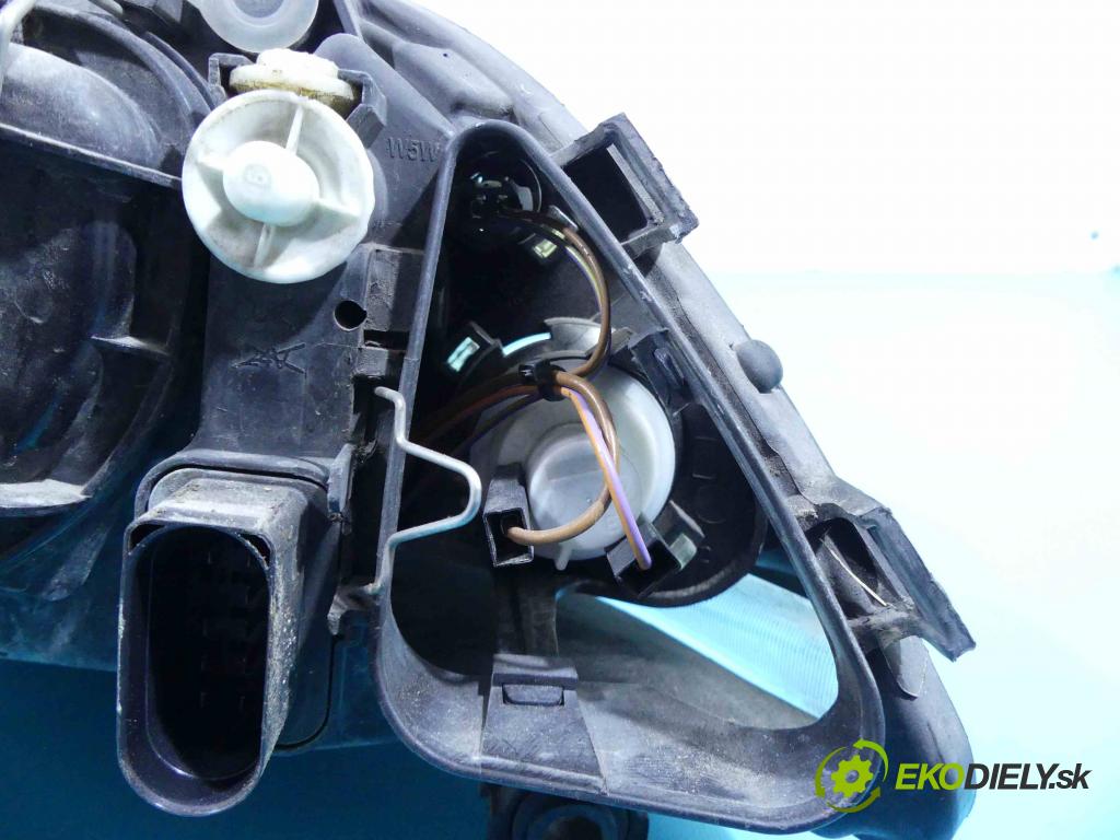 Seat Ibiza III 6L 2002-2008 1.2 12v 64 HP manual 47 kW 1198 cm3 5- Reflektor: pravý 6L1941022A (Pravé)