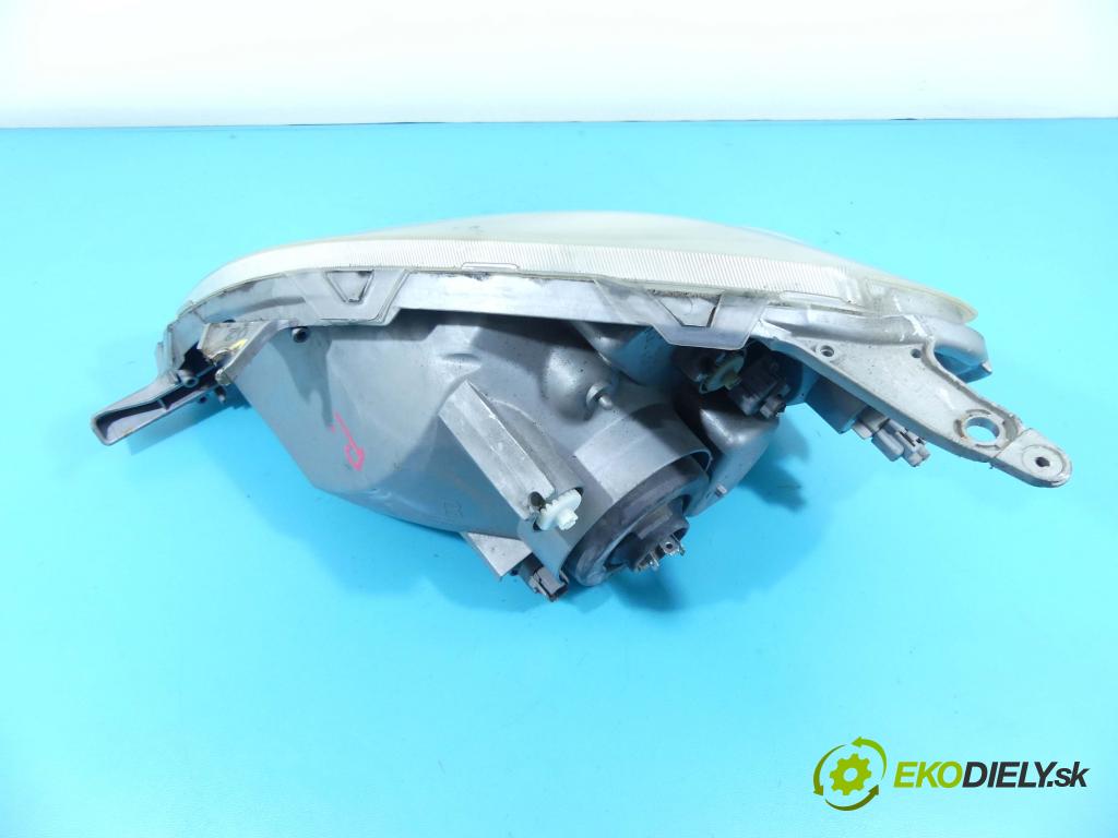 Toyota Yaris I 1999-2005 1.4 D4D 75 HP manual 55 kW 1364 cm3 5- Reflektor: pravý  (Pravé)