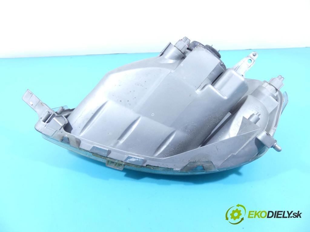 Toyota Yaris I 1999-2005 1.4 D4D 75 HP manual 55 kW 1364 cm3 5- Reflektor: pravý  (Pravé)