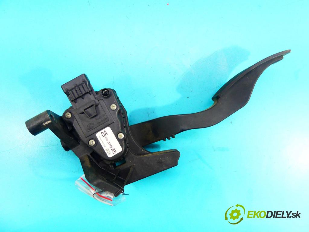 Opel Meriva A 2002-2010 1.7 cdti 101 HP manual 74 kW 1686 cm3 5- pedále 93335443DA (Pedále)