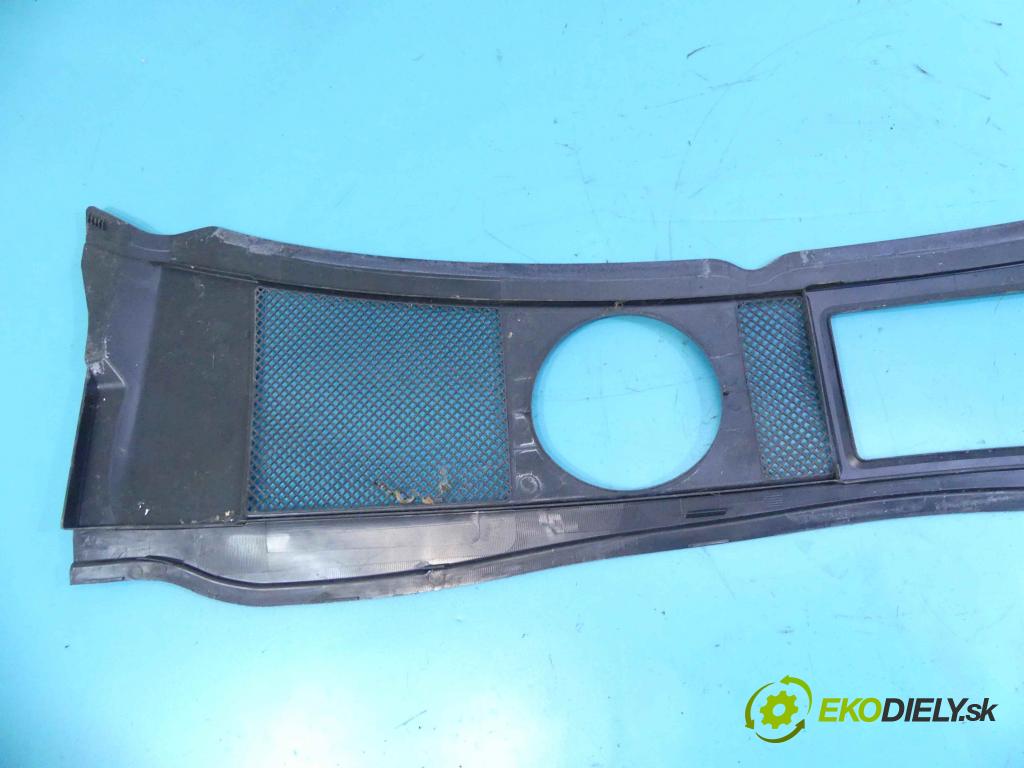 Audi A6 C5 1997-2004 2.8 V6 193 HP manual 142 kW 2771 cm3 4- torpédo 4B1819417C (Torpéda)