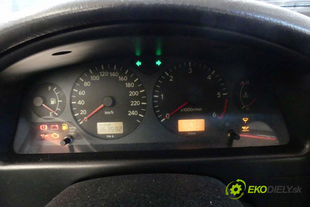 Toyota Avensis I T22 1997-2003 2.0 D4D 110 HP manual 81 kW 1995 cm3 5- prístrojovka/ budíky 83800-05310 (Prístrojové dosky, displeje)