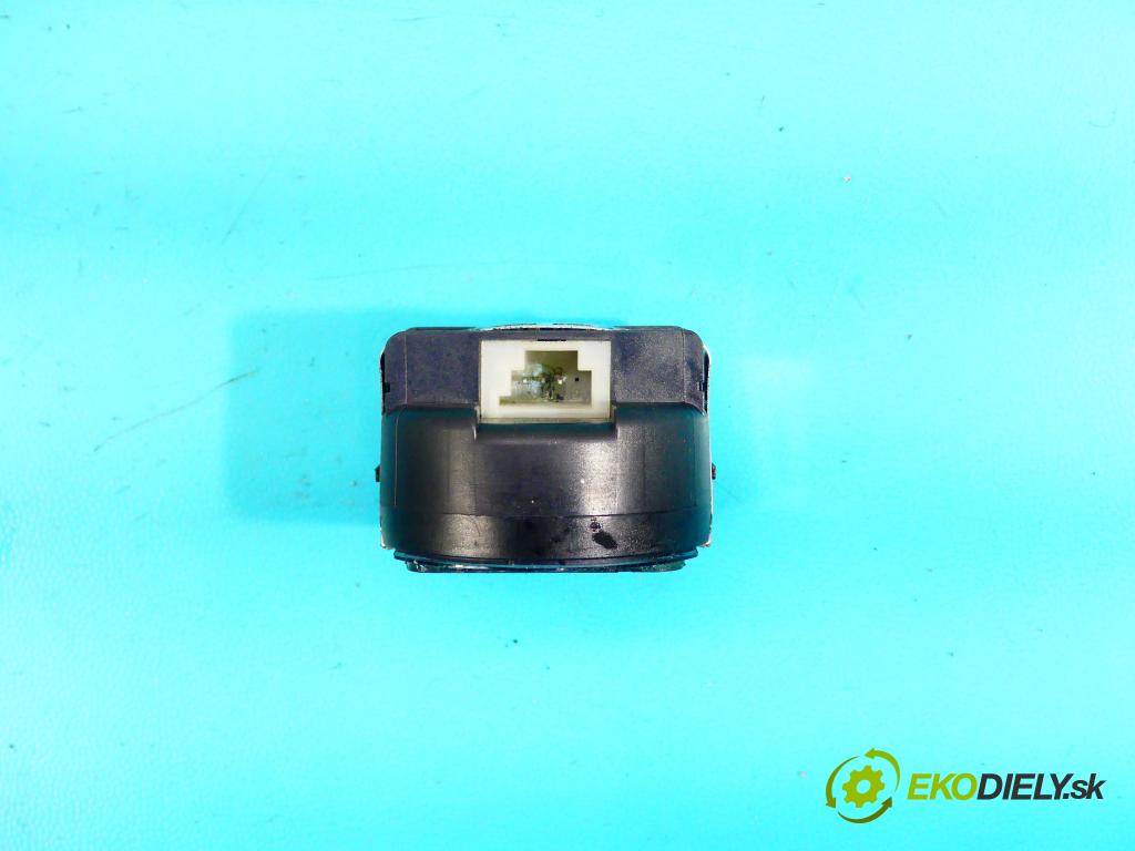 Mercedes E W212 2009-2016 2,2.0 CDI 136 HP automatic 100 kW 2143 cm3 4- snímač déšť: A2049014504 (Snímače dažďa)