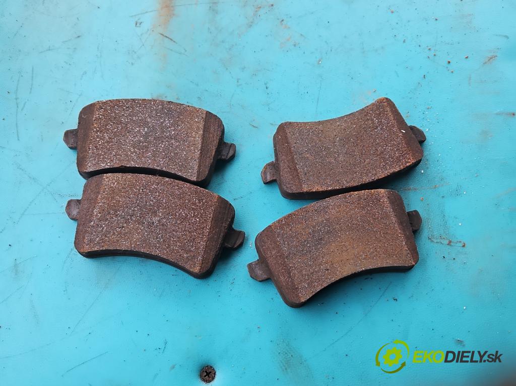 Audi A5 8T 2007-2016 3.0 tdi 239KM automatic 176 kW 2967 cm3 2- Štíty: posilovač zadní