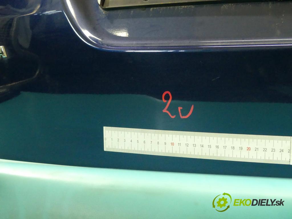 Toyota Corolla Verso I 2001-2004 2.0 D4D 90 hp manual 66 kW 1995 cm3 5- zadní kufrové dveře  (Zadní kapoty)