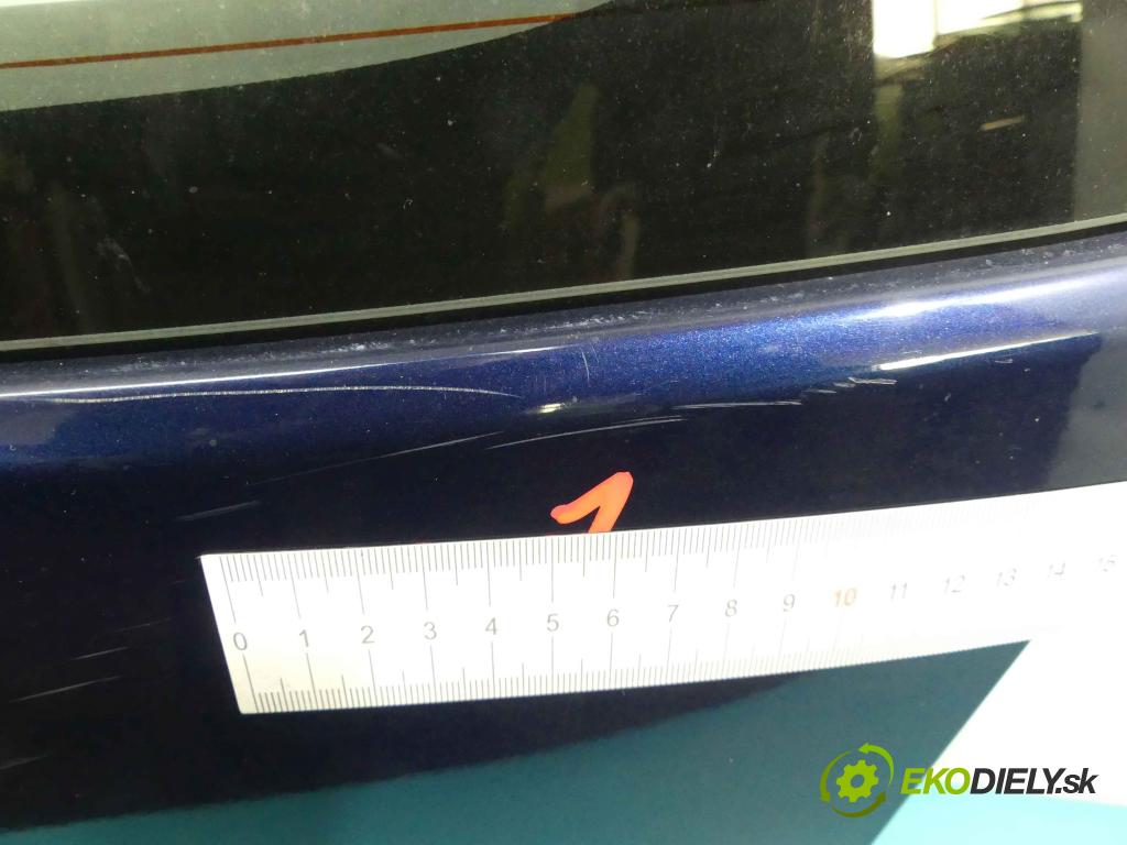 Toyota Corolla Verso I 2001-2004 2.0 D4D 90 hp manual 66 kW 1995 cm3 5- zadní kufrové dveře  (Zadní kapoty)