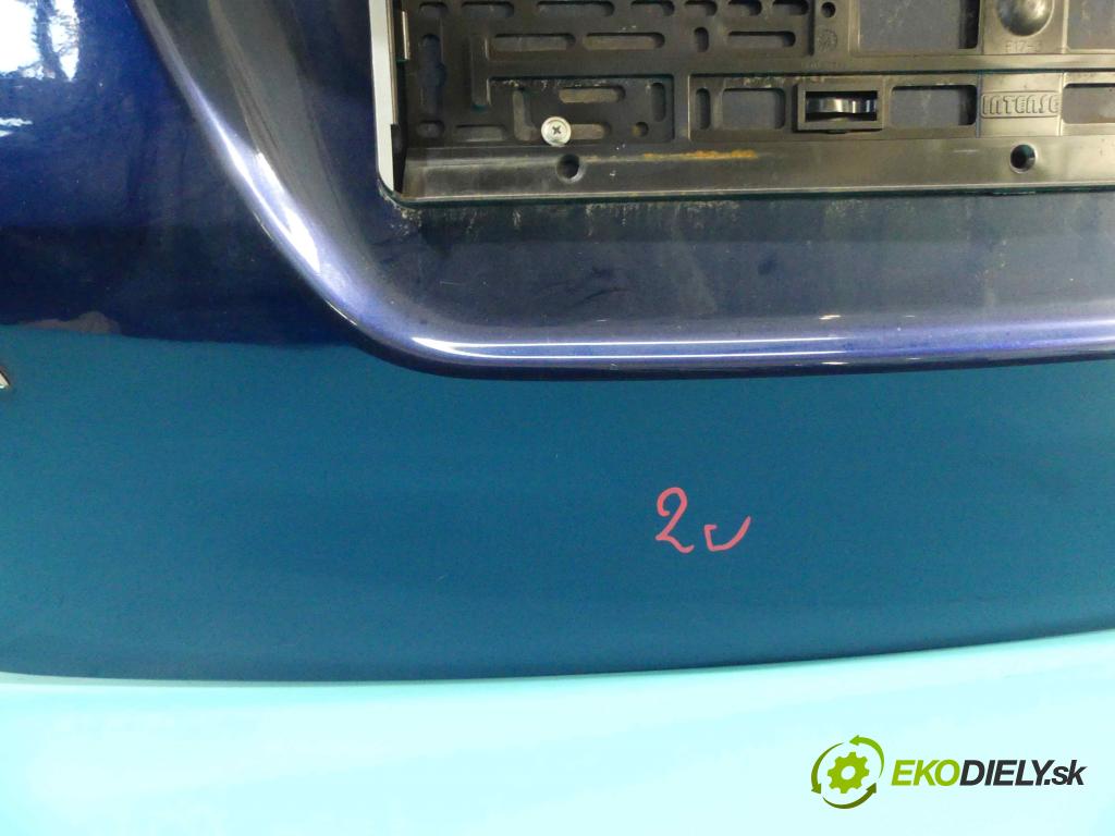 Toyota Corolla Verso I 2001-2004 2.0 D4D 90 hp manual 66 kW 1995 cm3 5- zadní kufrové dveře  (Zadní kapoty)