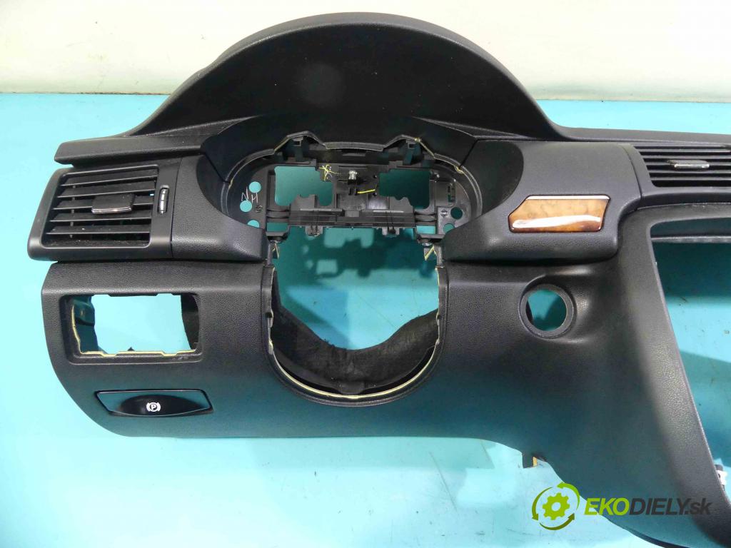 Mercedes R W251 2005-2013 3.5 V6 272 HP automatic 200 kW 3498 cm3 5- kokpit,pristrojová doska rozdeľovacia