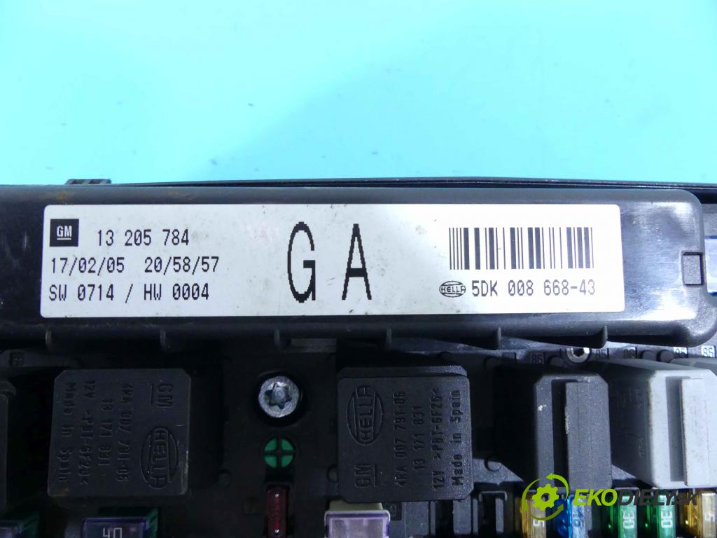Opel Astra III 2004-2014 1.9 cdti 120 hp manual 88 kW 1910 cm3 5- skříňka pojistková 13205784 (Pojistkové skříňky)
