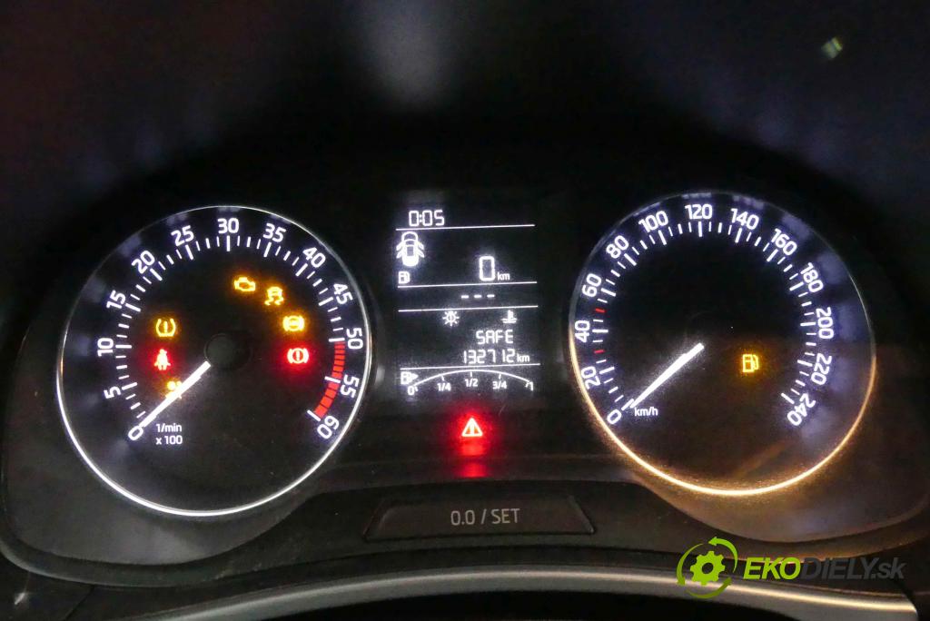 Skoda Fabia III 2014- 1.4 tdi 105 HP manual 77 kW 1422 cm3 5- prístrojovka/ budíky 6V0920731A (Prístrojové dosky, displeje)