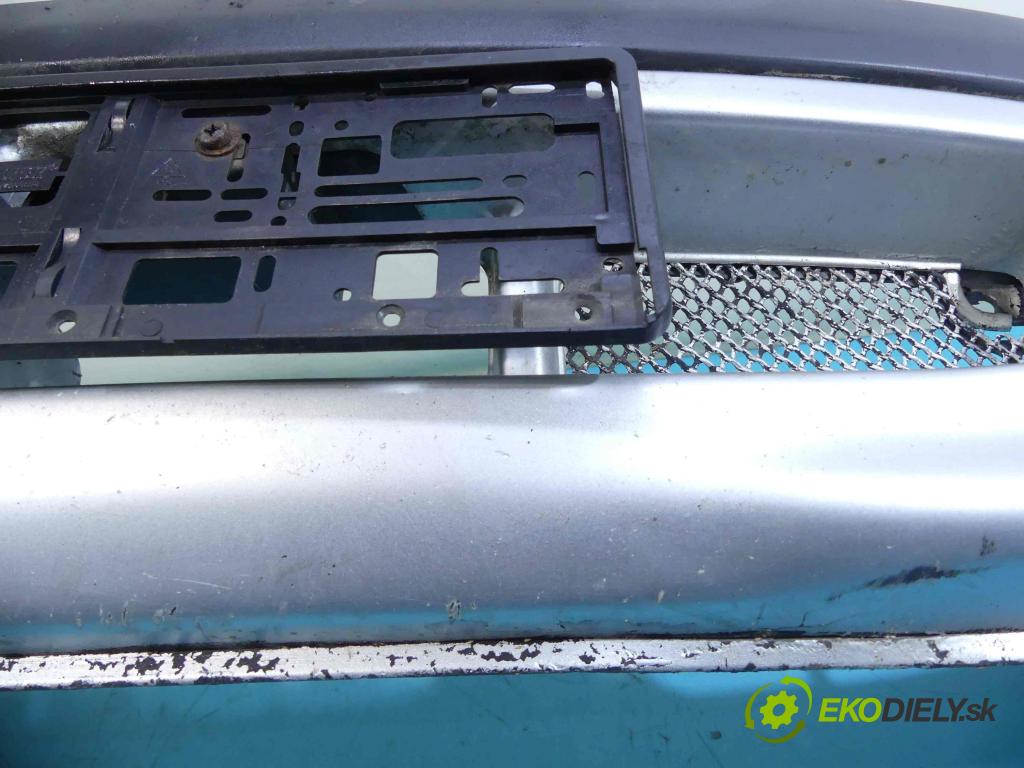 Toyota Avensis I T22 1997-2003 2.0 D4D 110 HP manual 81 kW 1995 cm3 5- nárazník predné  (Ostatné)