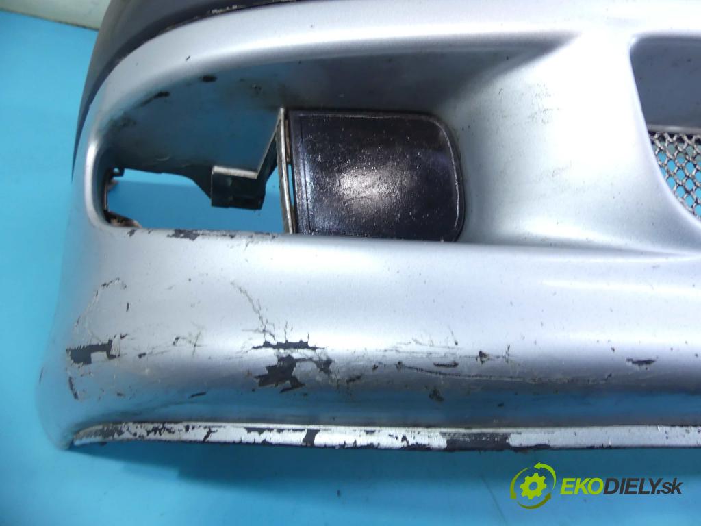 Toyota Avensis I T22 1997-2003 2.0 D4D 110 HP manual 81 kW 1995 cm3 5- nárazník predné  (Ostatné)