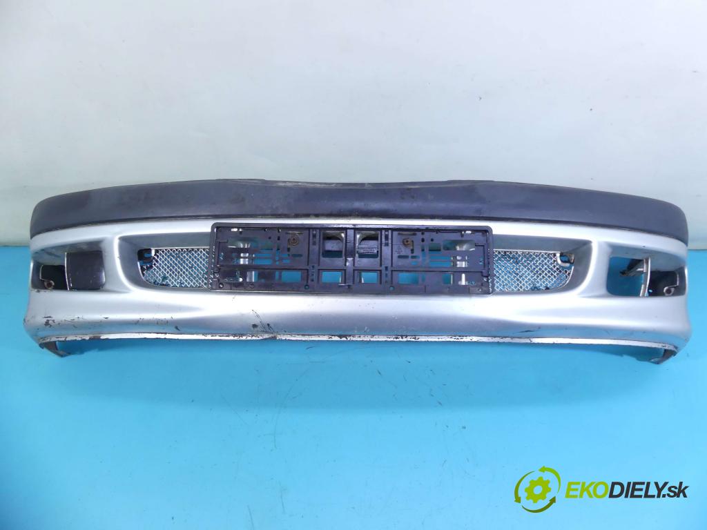 Toyota Avensis I T22 1997-2003 2.0 D4D 110 HP manual 81 kW 1995 cm3 5- nárazník predné  (Ostatné)