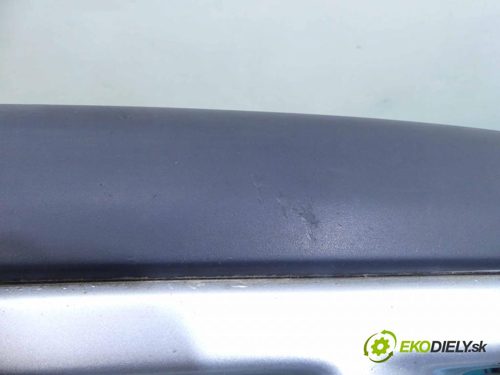 Toyota Avensis I T22 1997-2003 2.0 D4D 110 HP manual 81 kW 1995 cm3 5- nárazník predné  (Ostatné)