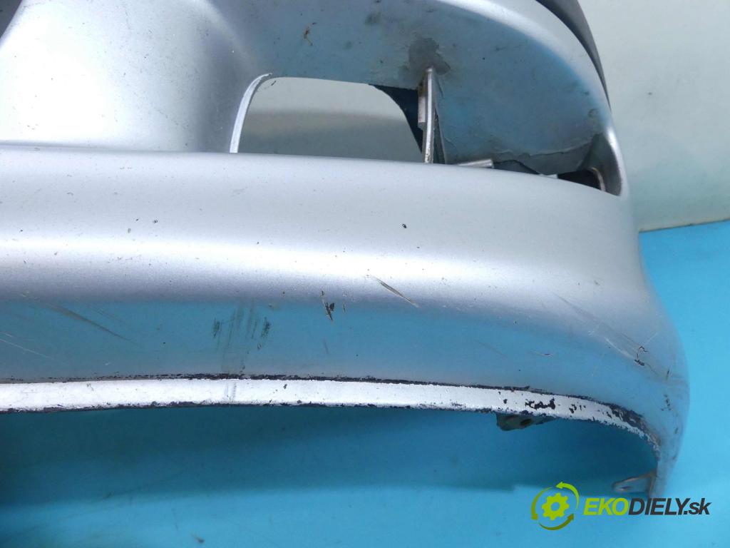 Toyota Avensis I T22 1997-2003 2.0 D4D 110 HP manual 81 kW 1995 cm3 5- nárazník predné  (Ostatné)