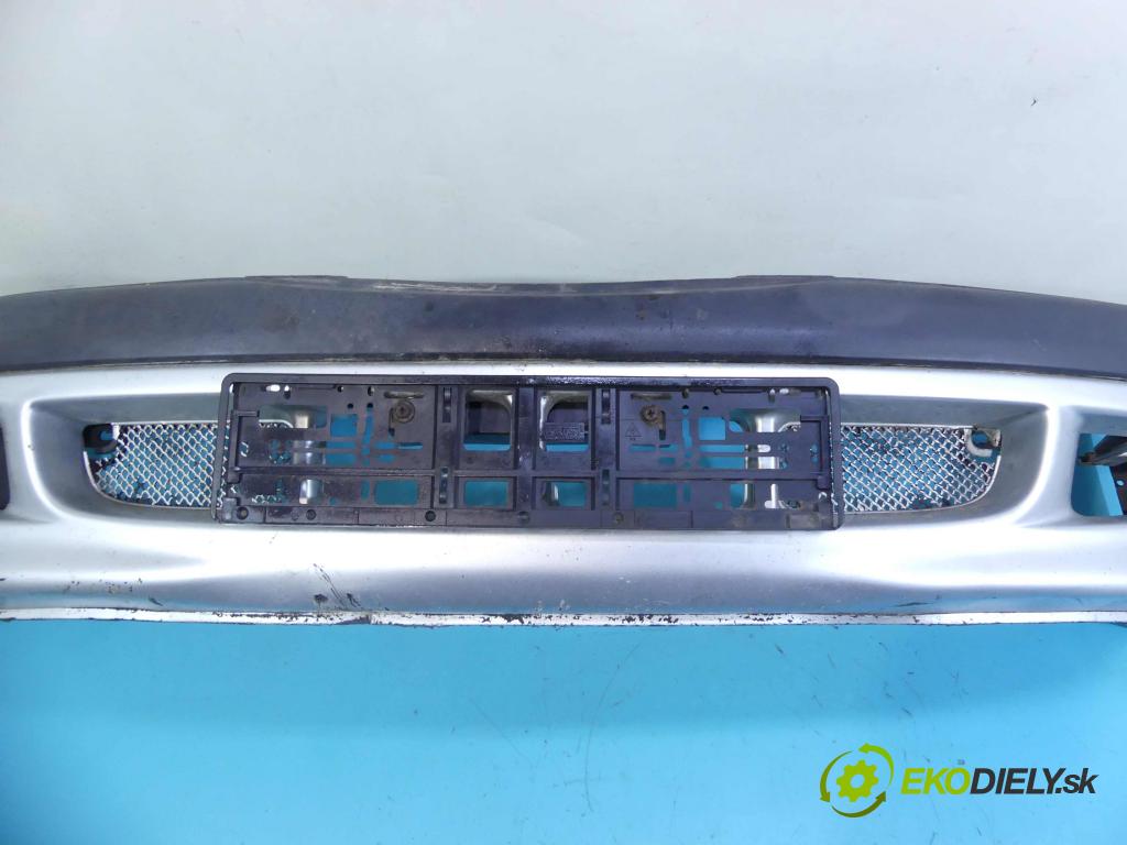 Toyota Avensis I T22 1997-2003 2.0 D4D 110 HP manual 81 kW 1995 cm3 5- nárazník predné  (Ostatné)