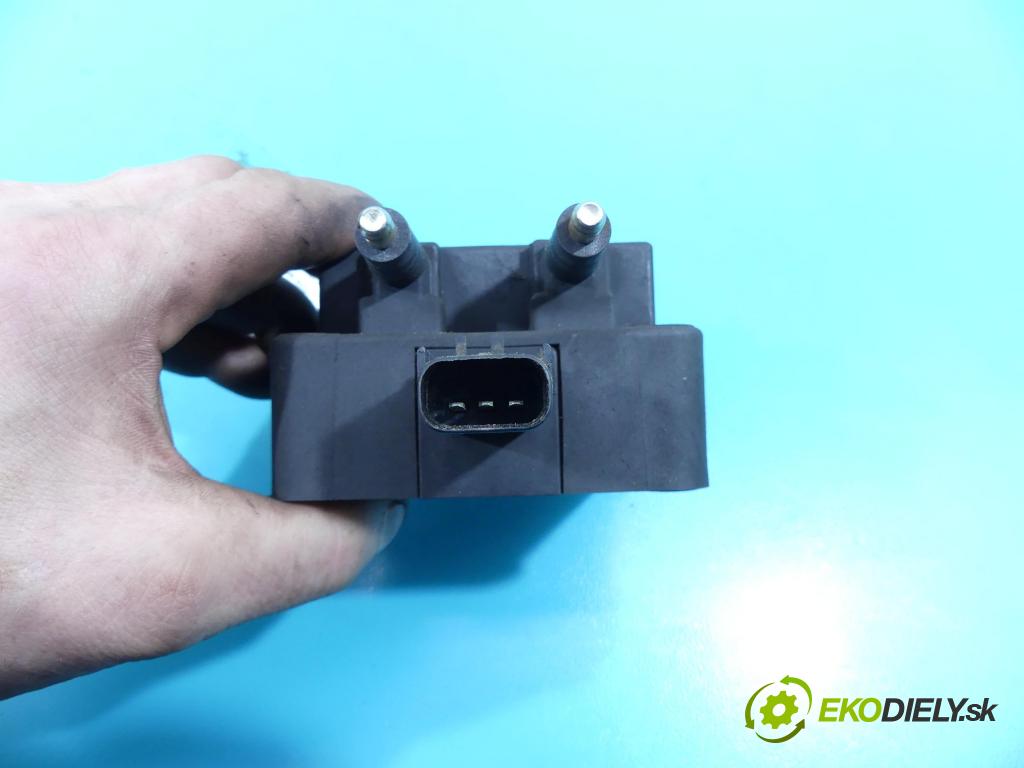 Chrysler Pt cruiser 2.4 T 182KM manual 134 kW 2429 cm3 3- cievka zapaľovacia 04609103AB (Zapaľovacie cievky, moduly)