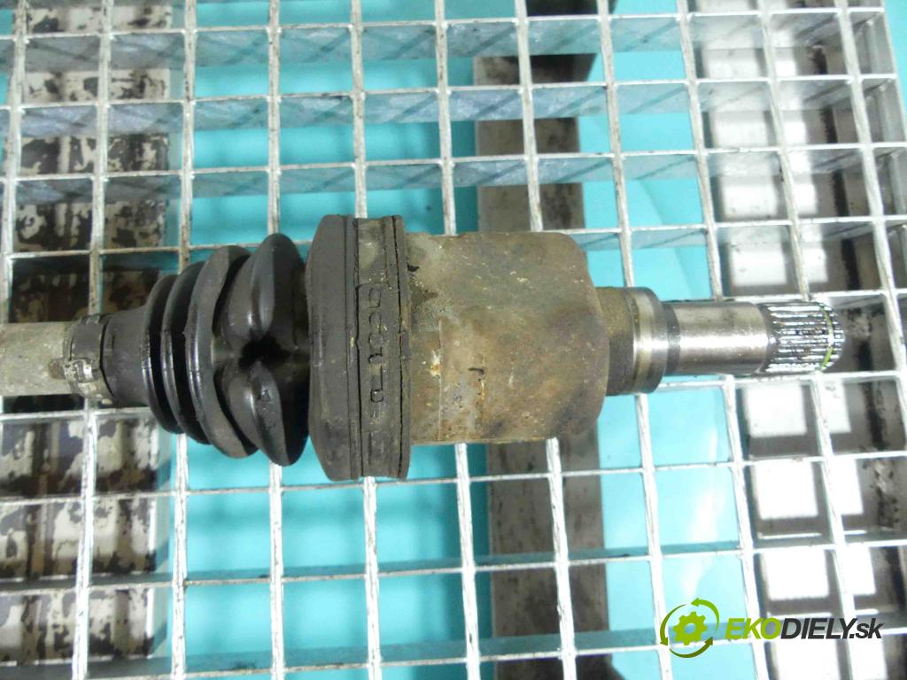 Chrysler Pt cruiser 2.4 T 182KM manual 134 kW 2429 cm3 3- poloos ľavé  (Poloosy)