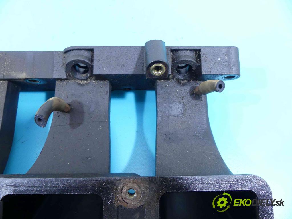 Chrysler Pt cruiser 2.4 T 182KM manual 134 kW 2429 cm3 3- zvod nasávací 04884520AB (Sacie potrubia)