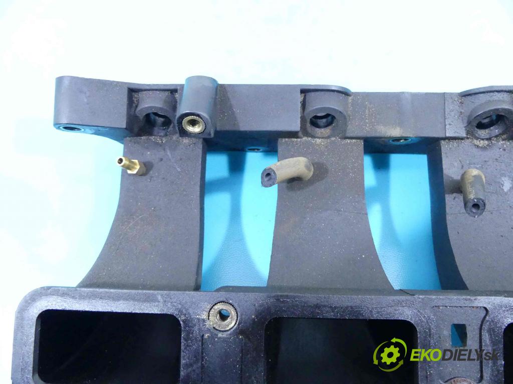 Chrysler Pt cruiser 2.4 T 182KM manual 134 kW 2429 cm3 3- zvod nasávací 04884520AB (Sacie potrubia)