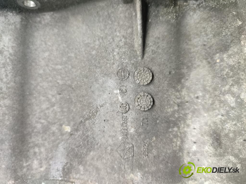 Chrysler Pt cruiser 2.4 T 182KM manual 134 kW 2429 cm3 3- vana olejová 04884387AC (Olejové vany)