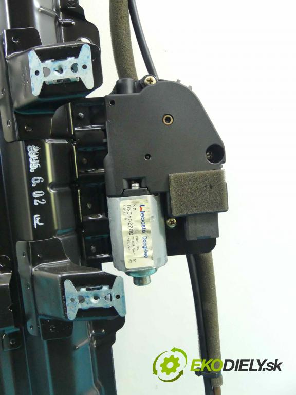 Kia Sportage II 2004-2010 2.0 16v 141 hp manual 104 kW 1975 cm3 5- Střešní okno:  (Okna karoserie)