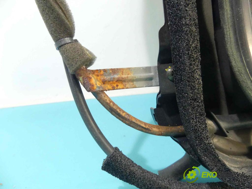 Kia Sportage II 2004-2010 2.0 16v 141 hp manual 104 kW 1975 cm3 5- Střešní okno:  (Okna karoserie)