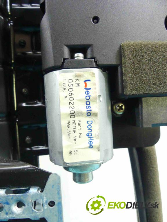 Kia Sportage II 2004-2010 2.0 16v 141 hp manual 104 kW 1975 cm3 5- Střešní okno:  (Okna karoserie)