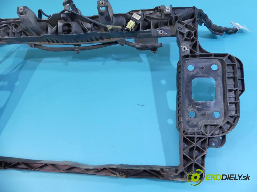 Fiat Punto Grande 1.4 77 HP manual 57 kW 1368 cm3 5- pas predný 51745276 (Výstuhy predné)