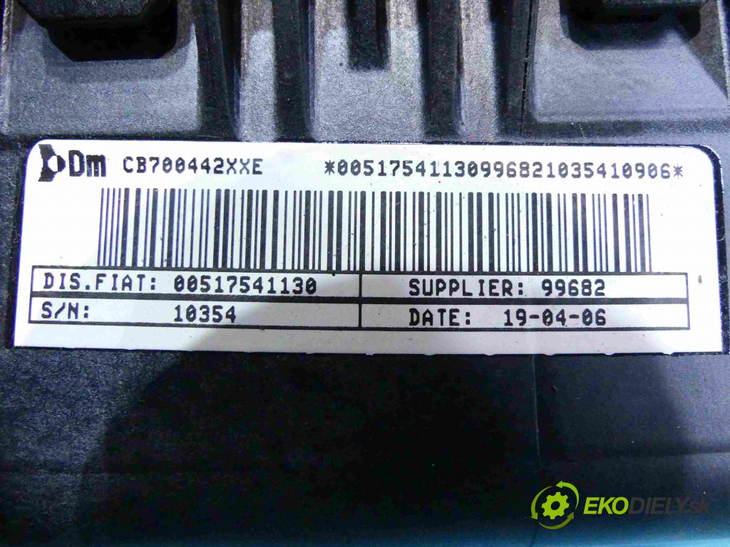 Fiat Punto Grande 1.4 77 HP manual 57 kW 1368 cm3 5- kokpit,pristrojová doska rozdeľovacia