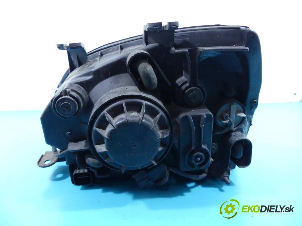 Kia Carens II 2002-2006 2.0 crdi 112KM manual 82,5 kW 1991 cm3 5- Reflektor: pravý  (Pravé)