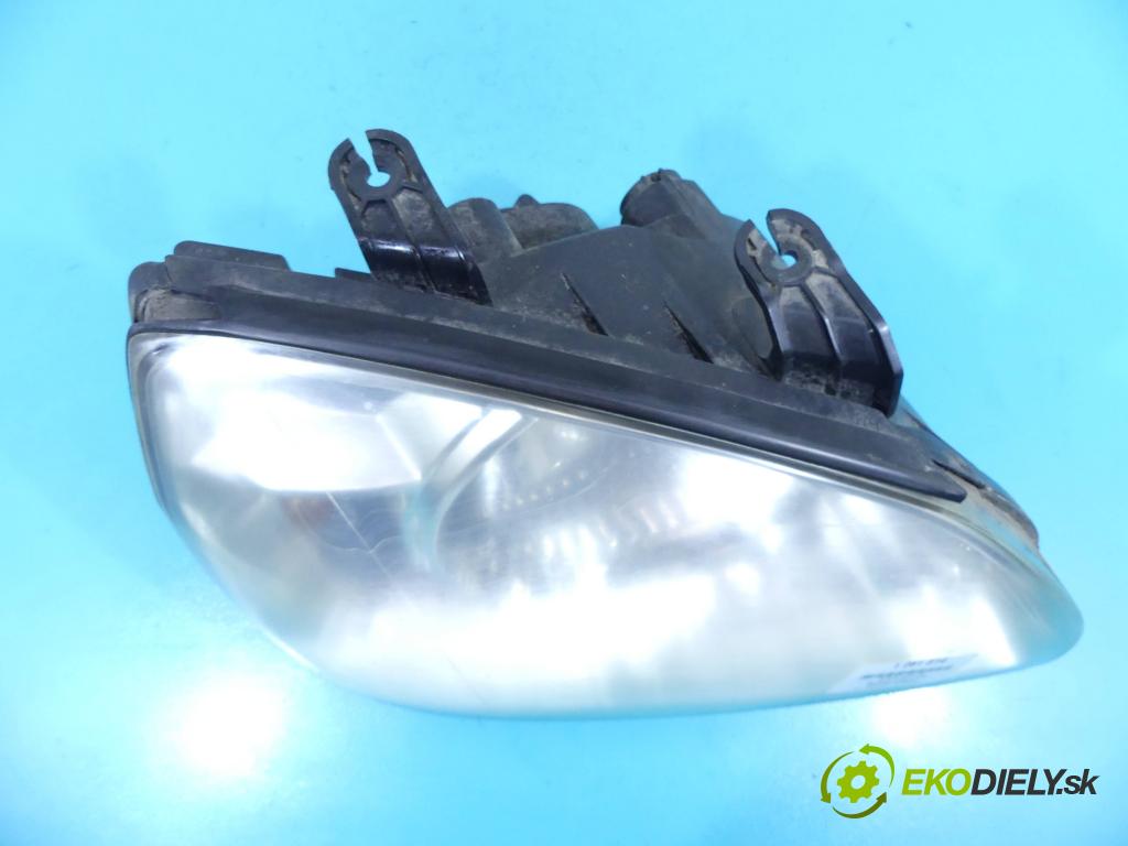 Kia Carens II 2002-2006 2.0 crdi 112KM manual 82,5 kW 1991 cm3 5- Reflektor: pravý  (Pravé)