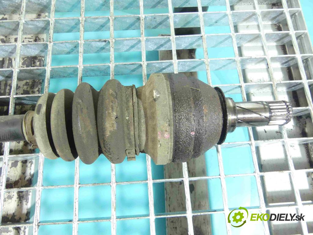 Opel Astra III 2004-2014 1.6 16v 116 HP manual 85 kW 1598 cm3 5- poloos ľavé  (Poloosy)