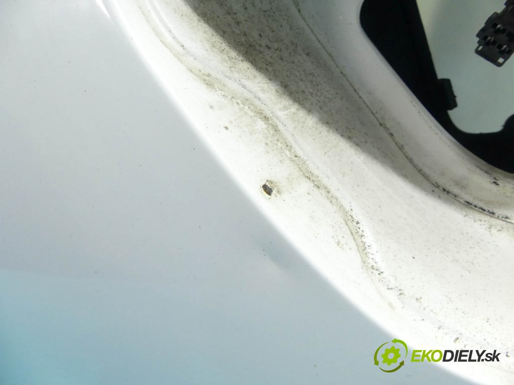 Seat Altea 1.6 tdi 90 hp manual 66 kW 1598 cm3 5- zadní kufrové dveře  (Zadní kapoty)