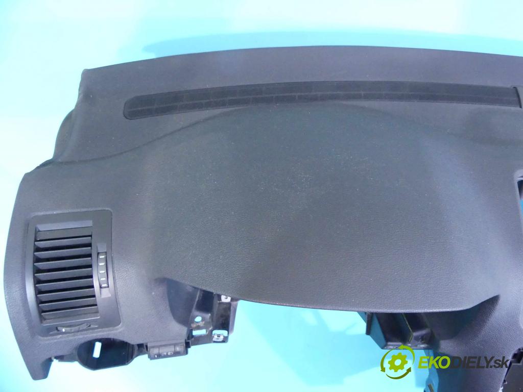 Skoda Octavia II 2004-2013 1.9 tdi 105 HP manual 77 kW 1896 cm3 5- kokpit,pristrojová doska rozdeľovacia
