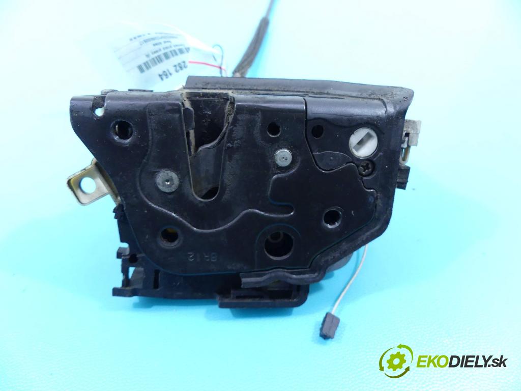 Seat Altea 1.6 tdi 90 hp manual 66 kW 1598 cm3 5- zámek přední pravý 1P1837016E