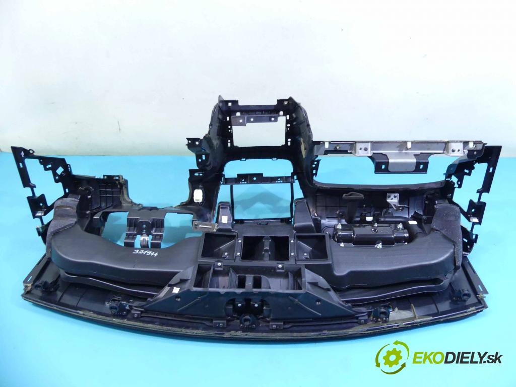 Kia Ceed I 2006-2012 1.6 16v 126 HP manual 93 kW 1591 cm3 3- kokpit,pristrojová doska rozdeľovacia