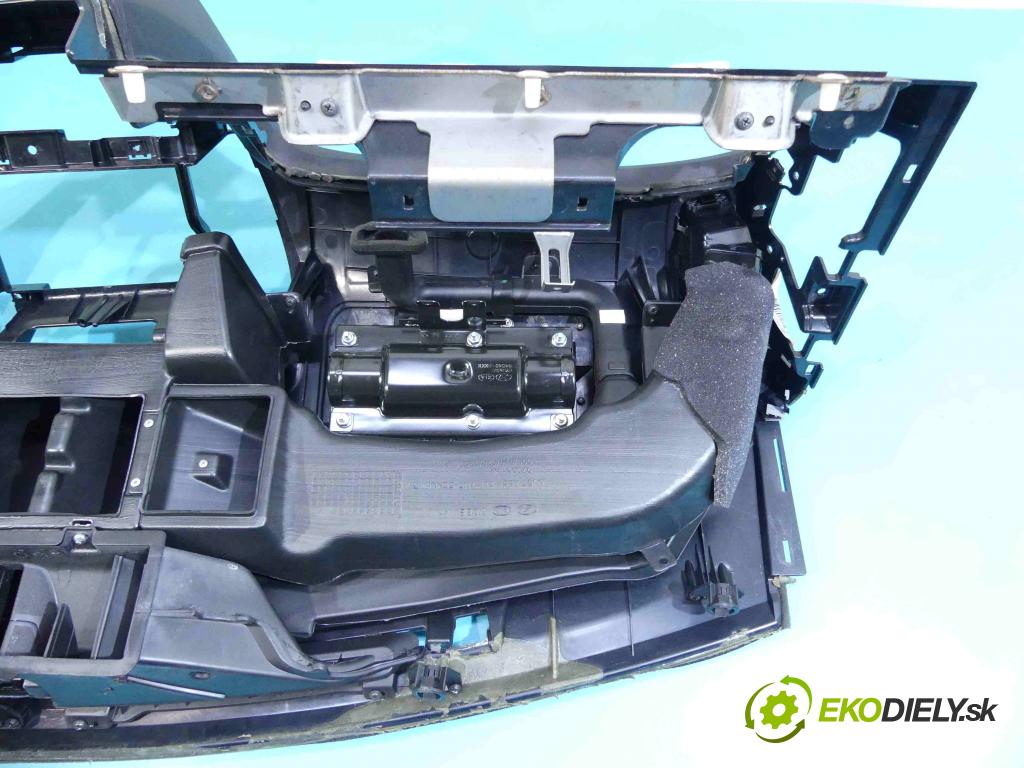 Kia Ceed I 2006-2012 1.6 16v 126 HP manual 93 kW 1591 cm3 3- kokpit,pristrojová doska rozdeľovacia