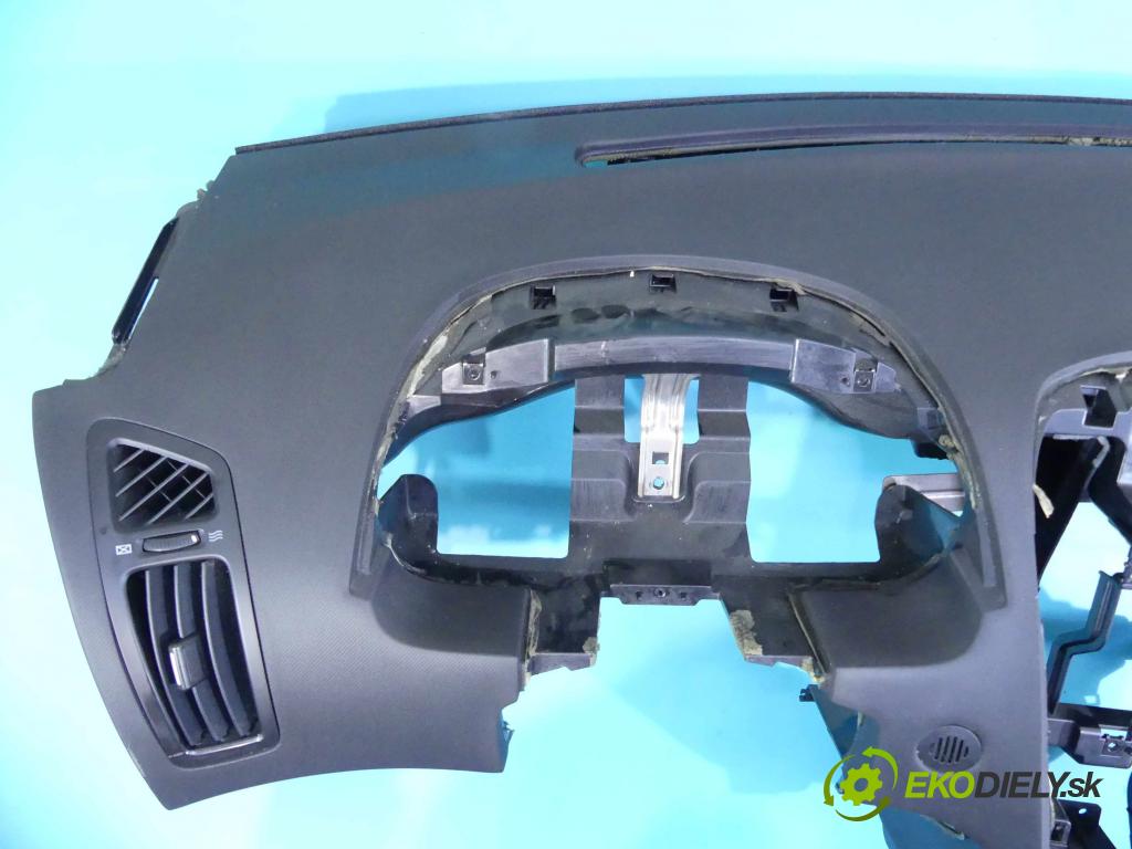Kia Ceed I 2006-2012 1.6 16v 126 HP manual 93 kW 1591 cm3 3- kokpit,pristrojová doska rozdeľovacia