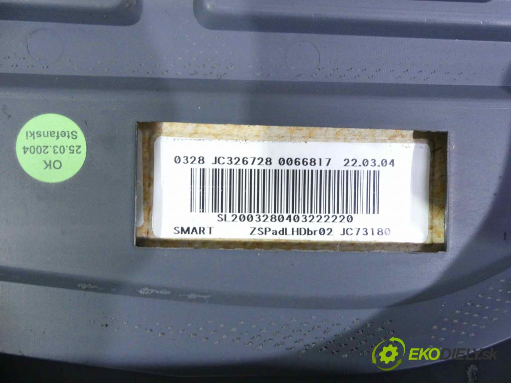 Smart Forfour I 2004-2006 1.5 16v 109 HP manual 80 kW 1499 cm3 5- kokpit,pristrojová doska rozdeľovacia