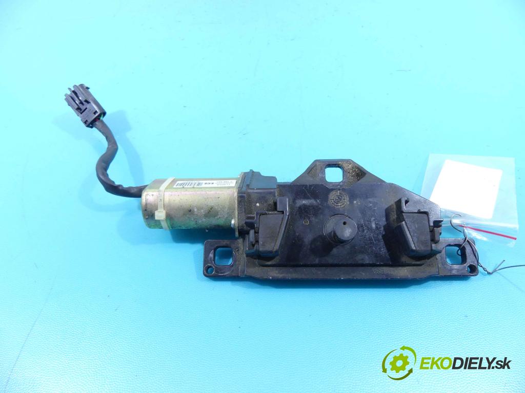 Bmw 5 E60 2003-2010 2.5d 163 hp manual 120 kW 2497 cm3 5- zámek kufrových dveří zadní 7129931