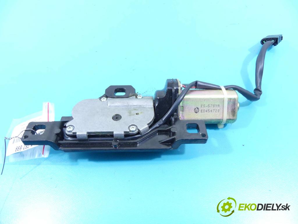 Bmw 5 E60 2003-2010 2.5d 163 hp manual 120 kW 2497 cm3 5- zámek kufrových dveří zadní 7129931